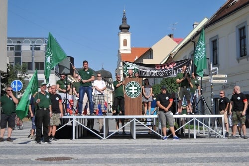 Na proteste proti imigrantom, ktorý sa konal v Trnave, bolo rušno.