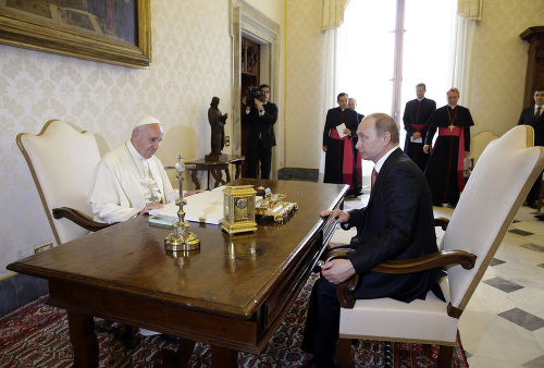 Pápež sa stretol s Putinom. 