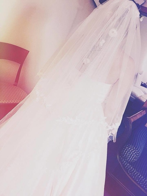 Dominika uverejnila na sociálnej sieti fotku v svadobných šatách. 