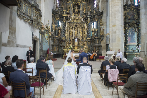 Sympatická dvojica sa zosobášila len po niekoľkomesačnom vzťahu. 