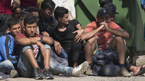 Chorvátsko nápor migrantov nezvláda. 