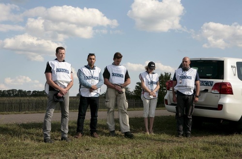 Ľudia spomínali na tragické zostrelenie lietadla MH17. 