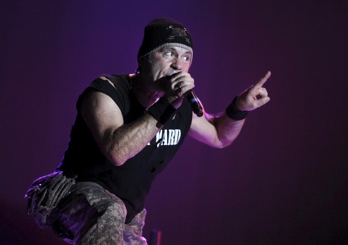 Spevák britskej heavymetalovej legendy Iron Maiden Bruce Dickinson