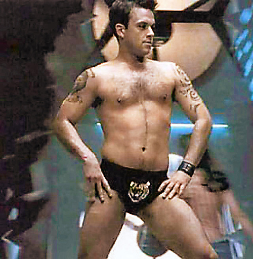 2000: Robbie po prvýkrát ukázal slipy vo videoklipe Rock DJ.
