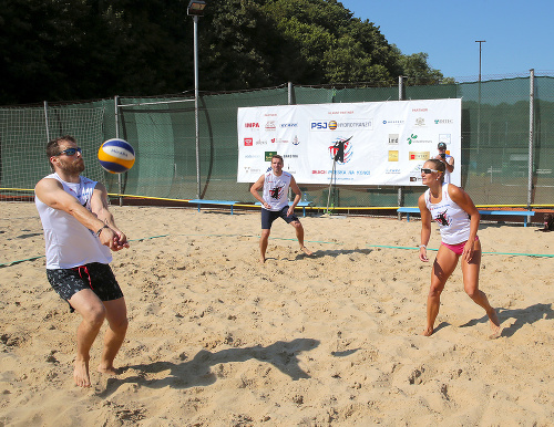Záver športového leta už tradične patrí aj turnaju v plážovom volejbale.