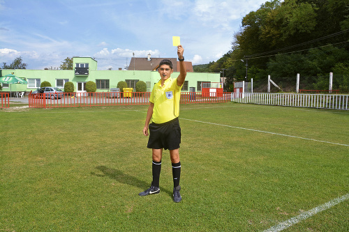 Ide za svojím snom: Michal Nociar (19) túži byť arbitrom v krajskej súťaži.