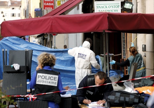 Krvavý útok sa odohral na terase baru v centre Marseille.