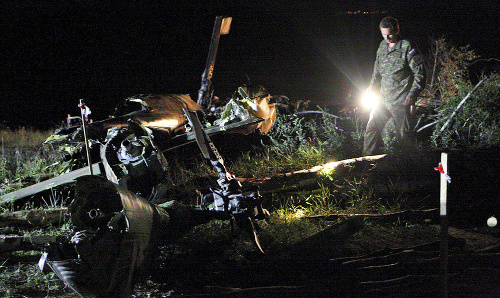 Vrtuľník s trojčlennou posádkou sa zrútil v utorok neďaleko Hradiska.