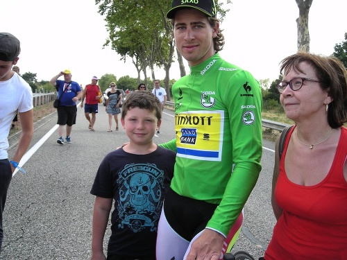 Peter Sagan najmenším fanúšikom nikdy nepovie nie.