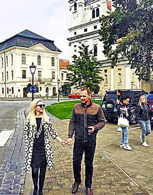Trnava, 7. 10. 2015, 11.15 hod.: Zlatica a Patrik vybavovali posledné svadobné záležitosti.