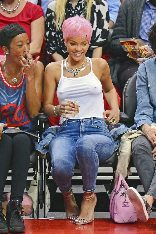 Rihanna (27)