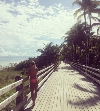Dominika Cibulková si popri tréningu užíva na Floride aj slnečné počasie.