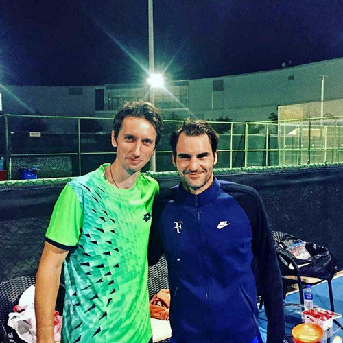 Stachovsky (vľavo) s Federerom po tréningu v Dubaji.