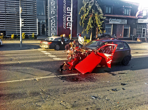 K nehode došlo na Štedrý deň v bratislavskej Rači.
