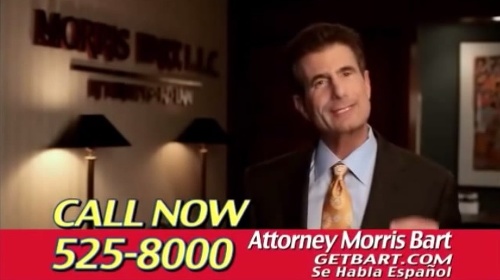 Grayson si zamiloval právnikove reklamné spoty.