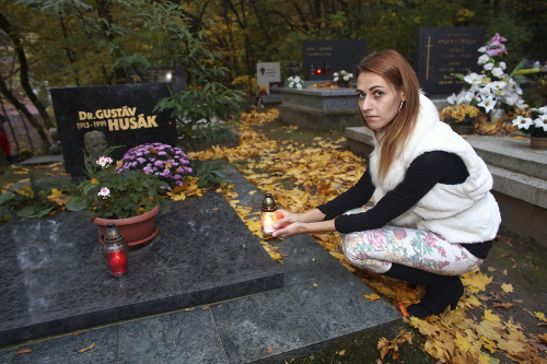 Gustáv Husák († 78): Posledný komunistický prezident je pochovaný v hrobe, ktorý je upravený.
