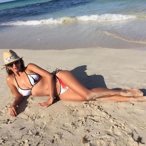 Andrea Heringhová na pláži v Miami.