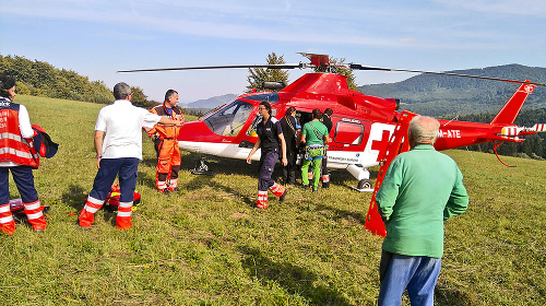 Ivanu do nemocnice previezli záchranári vrtuľníkom.