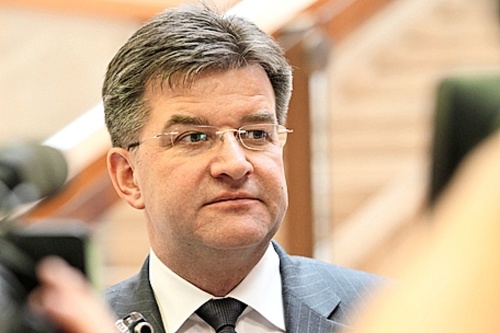 Minister zahraničných vecí.