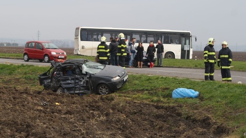 Pri zrážke zahynula otec s dcérou.