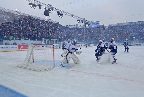 Brno zdolalo pod holým nebom Plzeň 5:2.