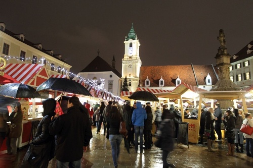 Bratislavské vianočné trhy sú mimoriadne obľúbené.