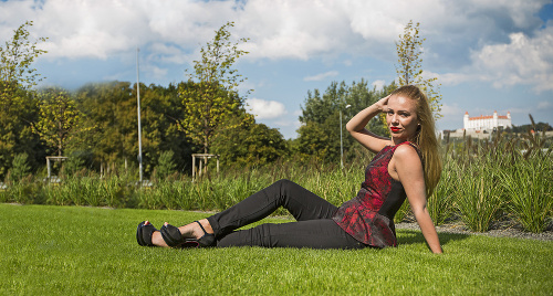 Sabina (23) chce počas teplých dní nachytať bronz.