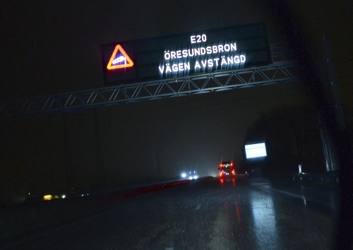 Diaľnicu spájajúcu Švédsko s Dánskom uzavreli v nedeľu kvôli vetru.