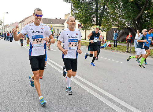 Polmaratón síce nebežal, ale rýchlou chôdzou prešiel majster sveta Matej Tóth.