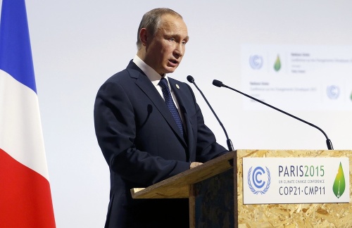 Putin počas prejavu na summite.