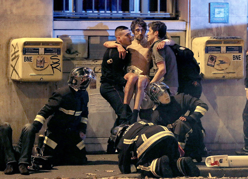 Teror v Paríži pobúril celú Európu.