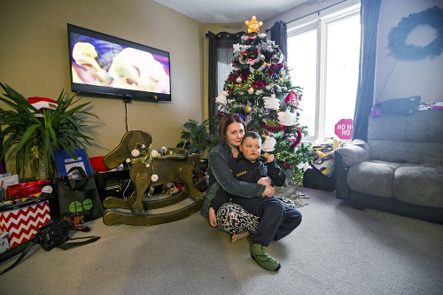 Mamina Nicole si pre synčeka pripravila Vianočný stromček a kopu darčekov.