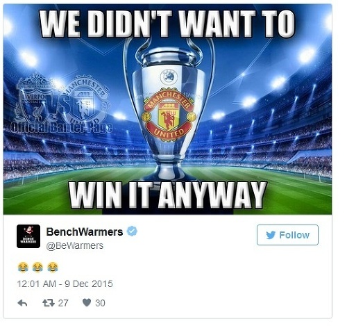 Fanúšikovia si na sociálnych sieťach uťahujú z vypadnutia Manchestru United.