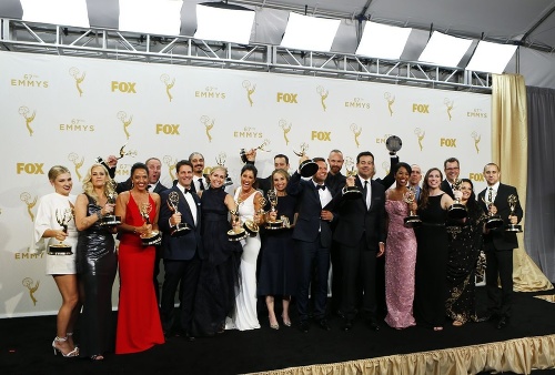 Producentský tím šou The Voice sa teší zo sošky Emmy.