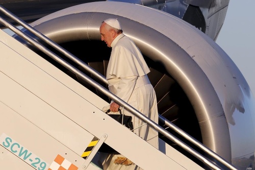 Pápež odcestoval do Afriky. 