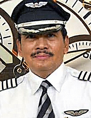 Pilot Iriyanto zareagoval neadekvátne na poruchu palubného počítača.