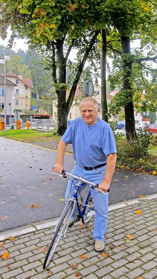 Láska na celý život: Aj keď má Robert sedemdesiat rokov, bicykel v jeho živote nemôže chýbať.