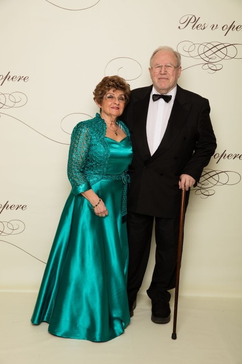 Profesor Pavel Traubner s manželkou,.