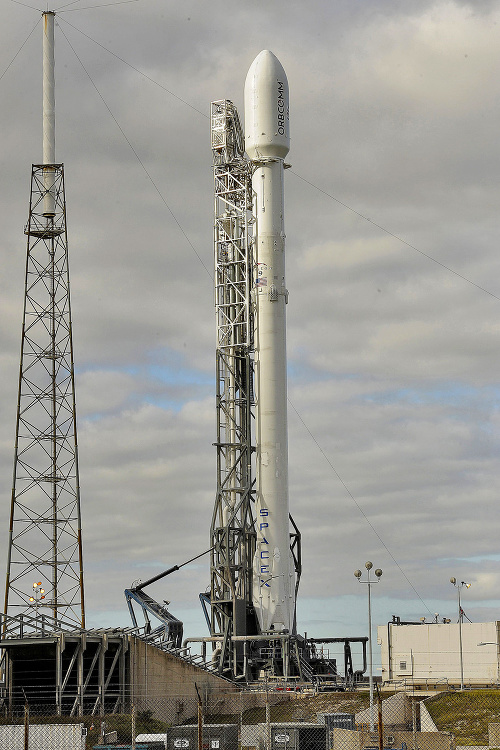 SpaceX vytrela NASA kocúra!