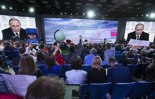 Tradičná koncoročná tlačová konferencia ruského prezidenta Putina.