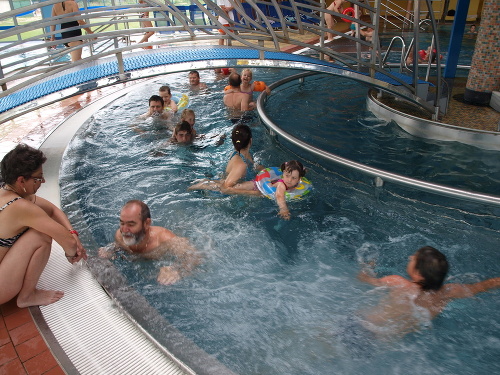 Aquapark Galandia, ktorý navštívi priemerne 100-tisíc návštevníkov, zíva prázdnotou.