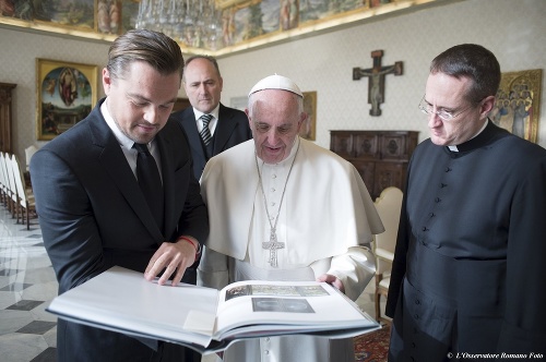 Hollywoodsky herec a pápež sa stretli vo Vatikáne.
