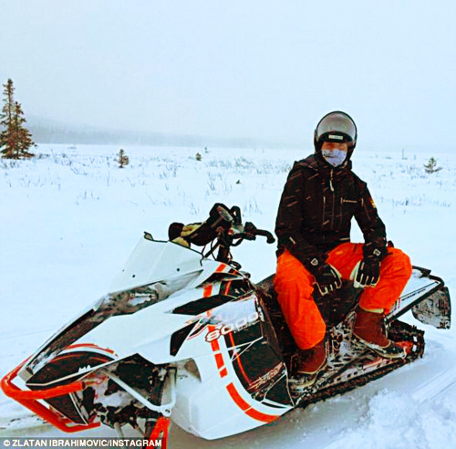 Ibrahimovič nešiel do prírody oddychovať, ale zvýšiť si adrenalín na snežnom skútri.
