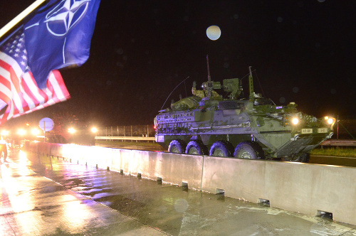 Americkí vojaci sa presúvajú zo svojej základne v nemeckom Vilsecku po Dunajskej ceste cez Českú republiku, Slovensko až do Maďarska, kde sa zapoja do aliančného cvičenia Brave Warrior 2015.