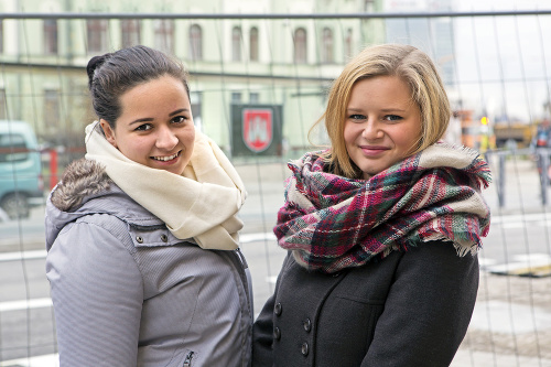 Katarína (20) a Lucia (20) (vpravo)