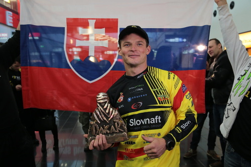 Štefan Svitko s cennou trofejou.