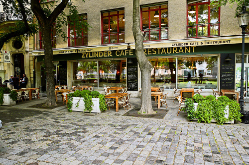 Zylinder Café & Restaurant - Hviezdoslavovo námestie.