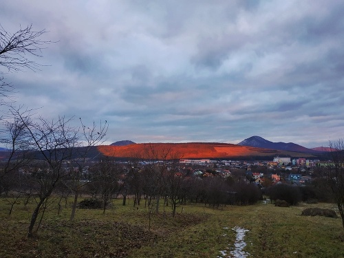 Priamo zo záhrady Petra pozorovala pekný jav, trval iba chvíľu.