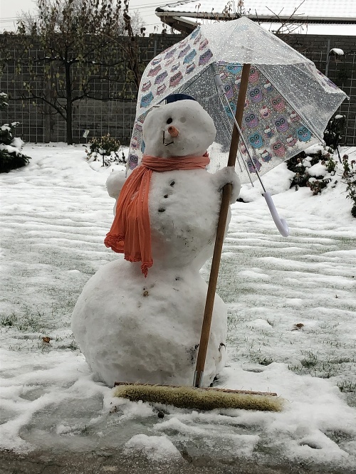 V Nitre si počas sviatkov vytvorili vtipného snehuliaka!
