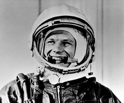 Jurij Gagarin († 34) získal za svoj výkon titul Hrdina Sovietskeho zväzu.
